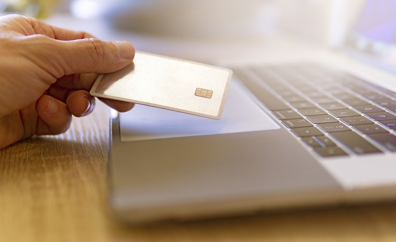 découvrez tout ce qu'il faut savoir sur la responsabilité en e-commerce : obligations légales, protection des consommateurs et risques pour les commerçants en ligne.